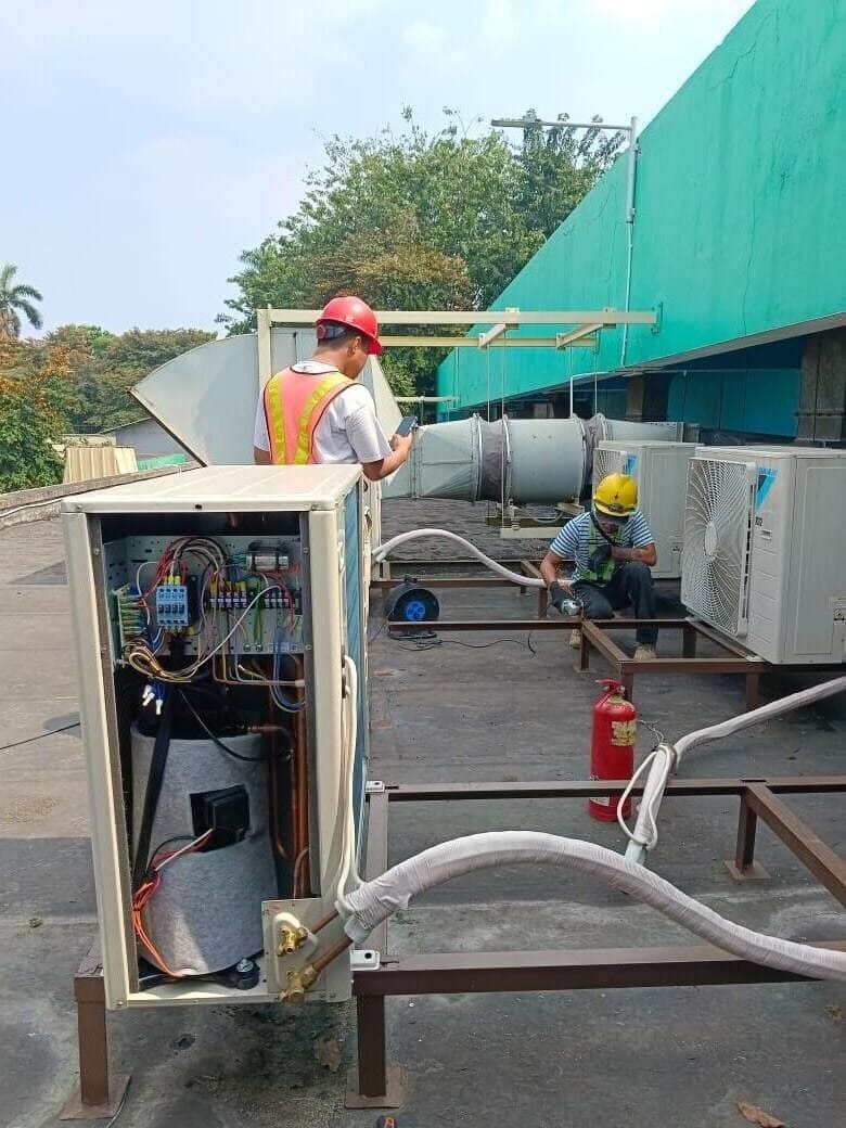 Dokumentasi pekerjaan Sidingin AC